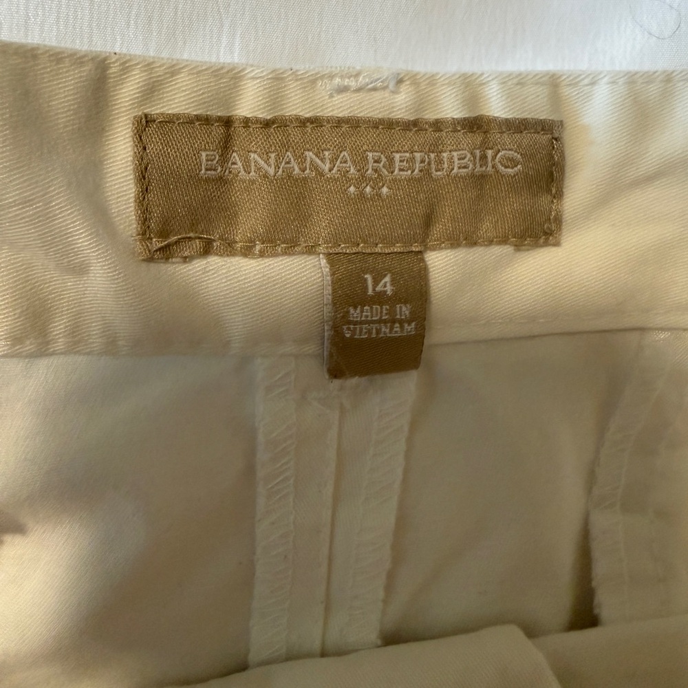 Banana Republic Size 14 Ivory Chino Shorts Cuffed Hem Classic Fit - Picture 2 of 8